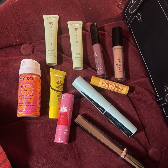 New and Gently Used Makeup Bundle - 29 Items - Picture 2 of 4